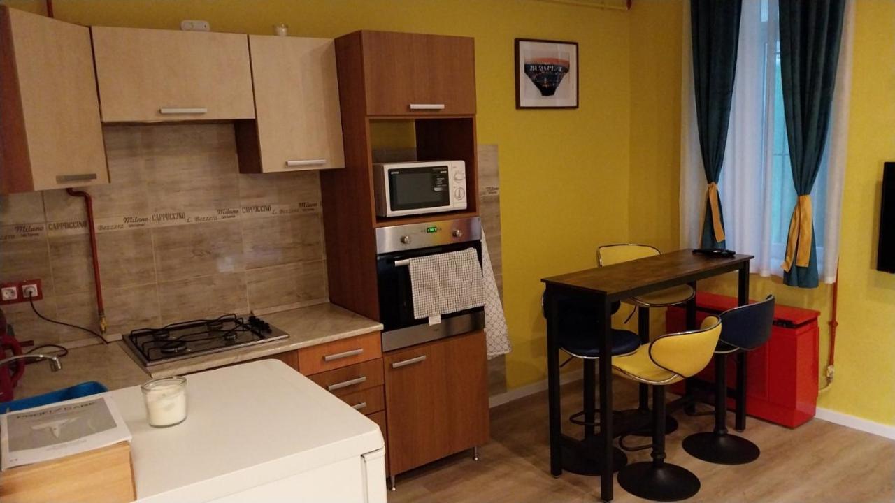 Yellow Blue Apartment บูดาเปสต์ ภายนอก รูปภาพ